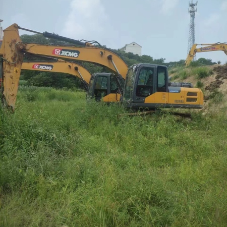 徐工XE205DA履带式挖掘机