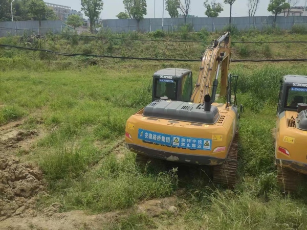 徐工XE205DA履帶式挖掘機