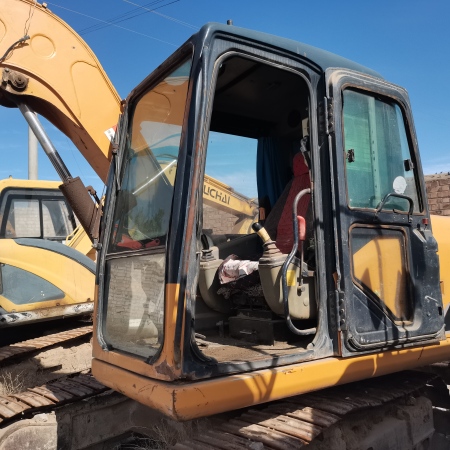 雷沃重工FR80G履带式挖掘机