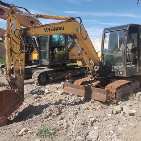 现代R60-7履带式挖掘机