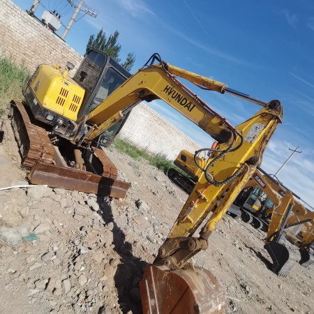 现代R60-7履带式挖掘机