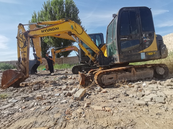 現(xiàn)代R60-7履帶式挖掘機