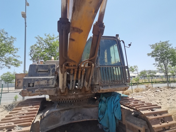 徐工XE490D履帶式挖掘機