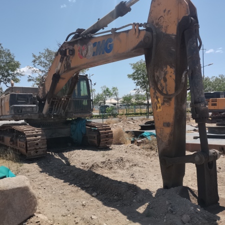 徐工XE490D履带式挖掘机