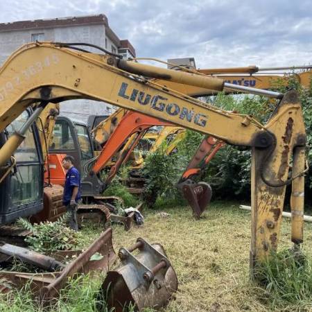 柳工CLG906C履带式挖掘机