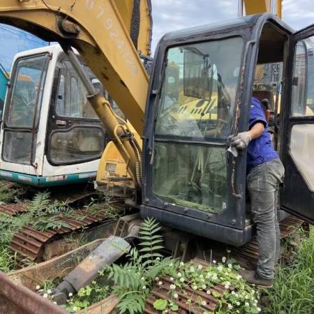 柳工CLG906C履带式挖掘机