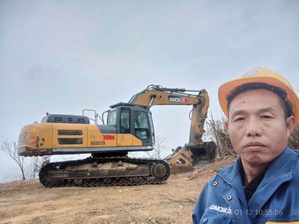 徐工XE380DK履帶式挖掘機(jī)