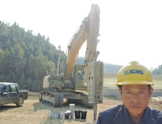 徐工XE380DK履带式挖掘机