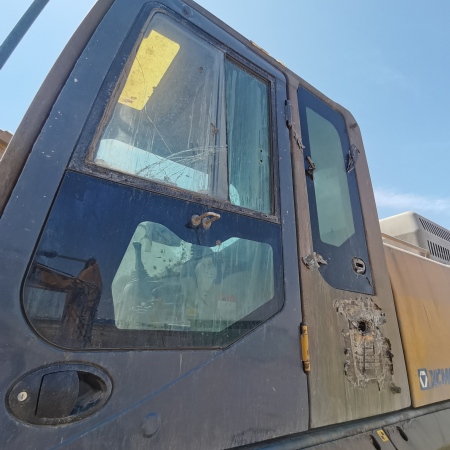 徐工XE490D履带式挖掘机