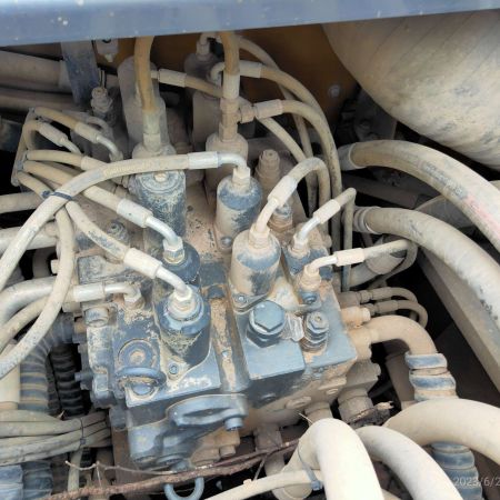 徐工XE550DK履带式挖掘机