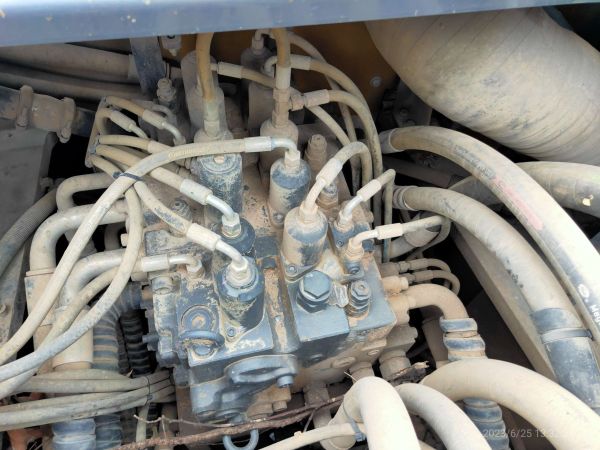 徐工XE550DK履帶式挖掘機(jī)