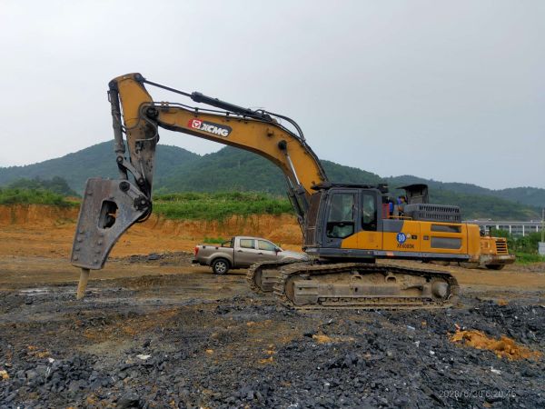 徐工XE550DK履帶式挖掘機(jī)