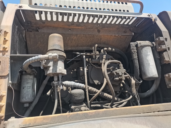 徐工XE470D履帶式挖掘機