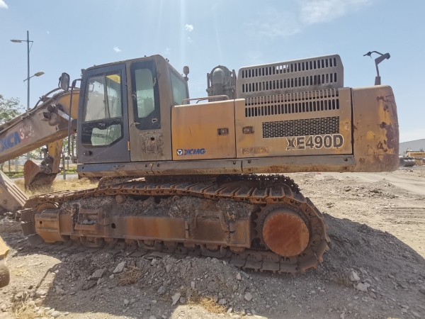 徐工XE470D履帶式挖掘機