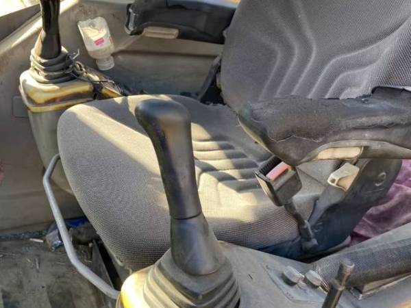 雷沃重工FR360-7履帶式挖掘機