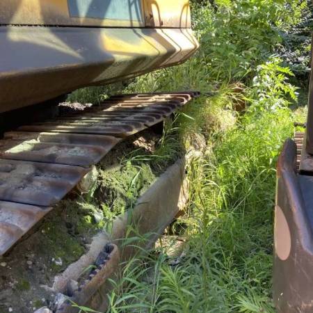 雷沃重工FR360-7履带式挖掘机