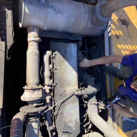 雷沃重工FR360-7履带式挖掘机