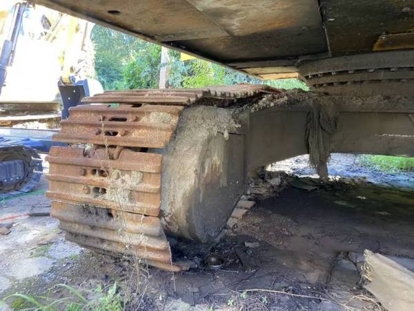 雷沃重工FR360-7履帶式挖掘機