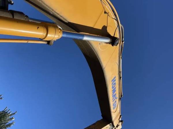 雷沃重工FR360-7履帶式挖掘機