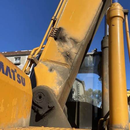 雷沃重工FR360-7履带式挖掘机