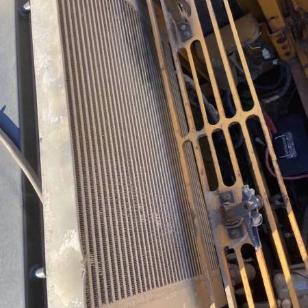 雷沃重工FR360-7履带式挖掘机