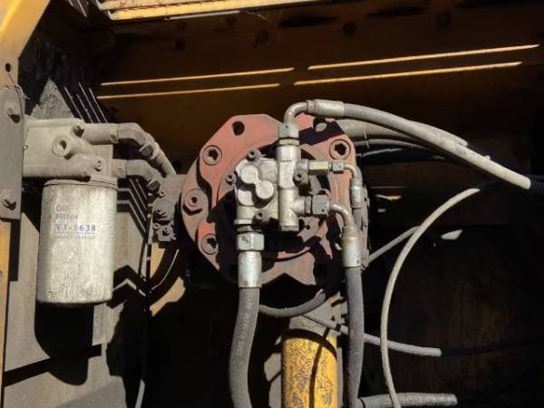 雷沃重工FR360-7履帶式挖掘機