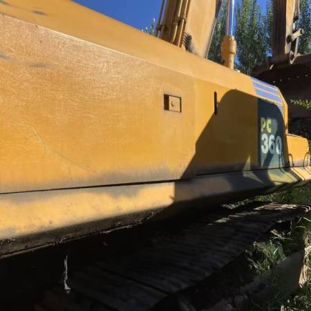 雷沃重工FR360-7履带式挖掘机