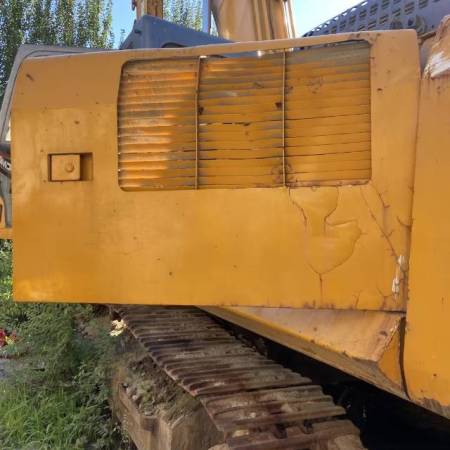 雷沃重工FR360-7履带式挖掘机