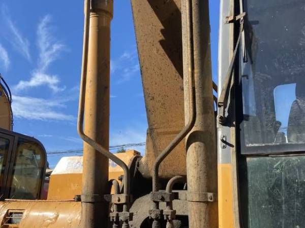 雷沃重工FR360-7履帶式挖掘機