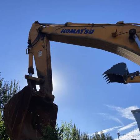 雷沃重工FR360-7履带式挖掘机