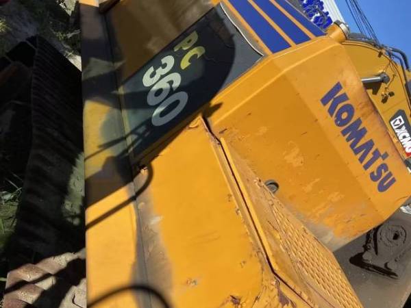 雷沃重工FR360-7履帶式挖掘機