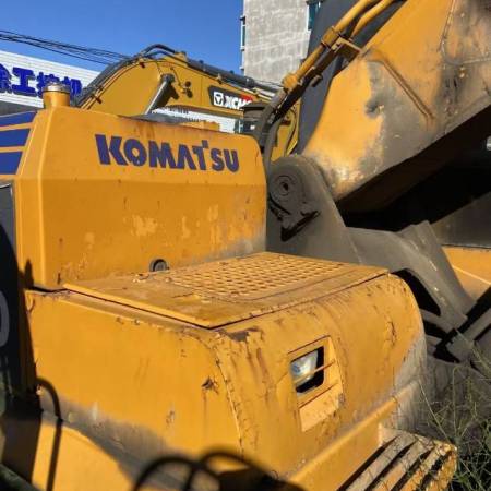 雷沃重工FR360-7履带式挖掘机