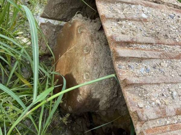 山東臨工LG6250履帶式挖掘機