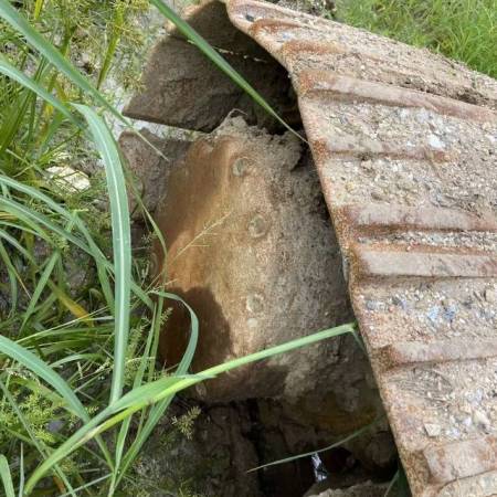 山东临工LG6250履带式挖掘机