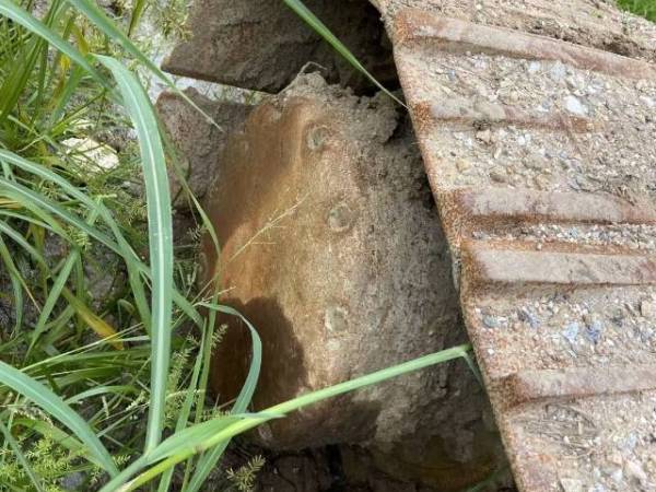 山東臨工LG6250履帶式挖掘機