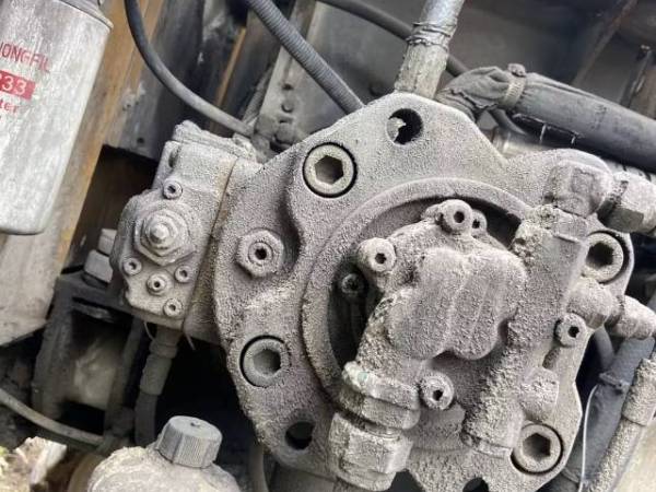 山東臨工LG6250履帶式挖掘機