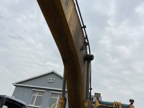 山東臨工LG6250履帶式挖掘機