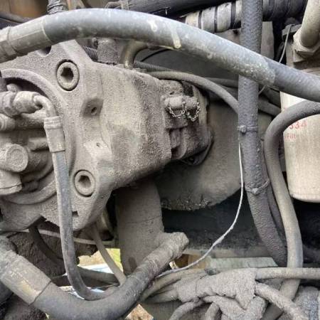 山东临工LG6250履带式挖掘机