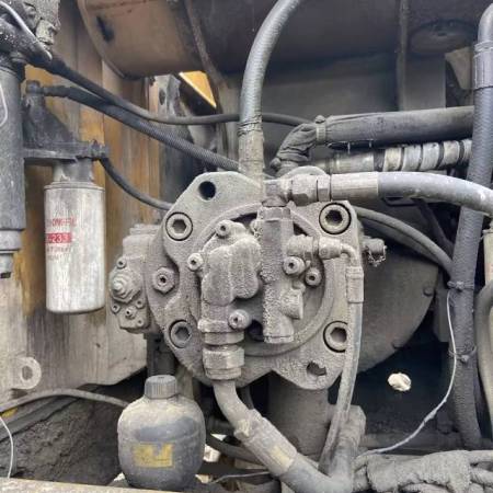 山东临工LG6250履带式挖掘机