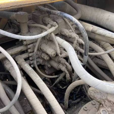 山东临工LG6250履带式挖掘机