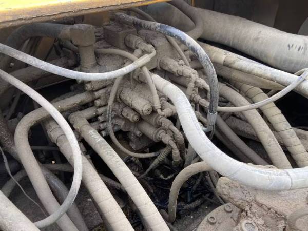 山東臨工LG6250履帶式挖掘機