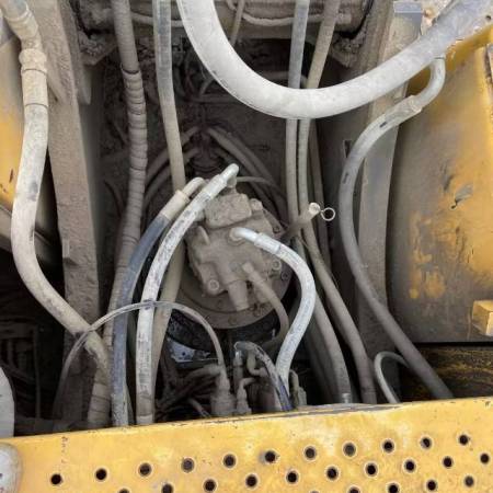 山东临工LG6250履带式挖掘机