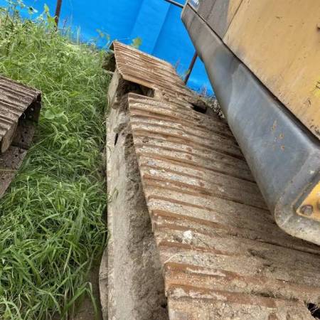 山东临工LG6250履带式挖掘机