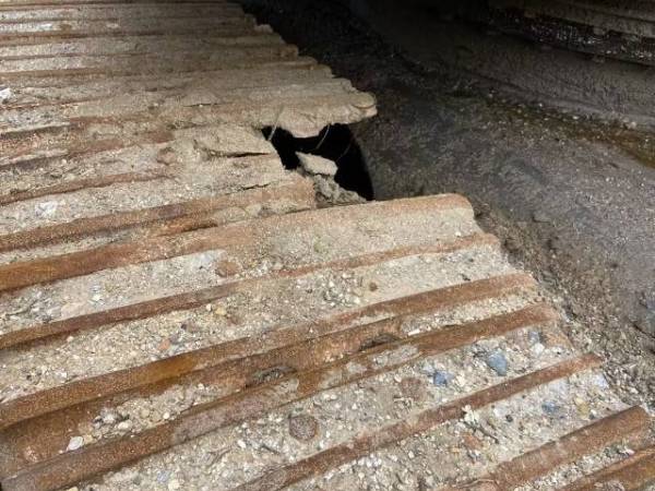 山東臨工LG6250履帶式挖掘機