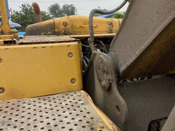 山東臨工LG6250履帶式挖掘機