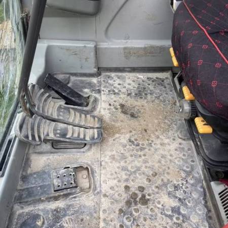 山东临工LG6250履带式挖掘机