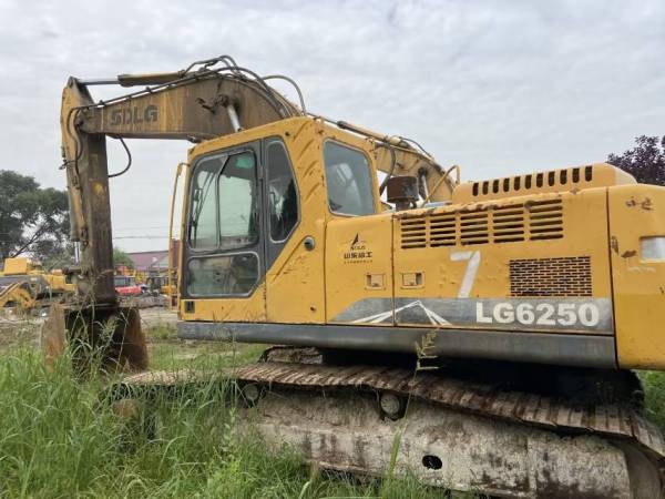 山東臨工LG6250履帶式挖掘機