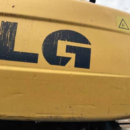 山东临工LG6250履带式挖掘机