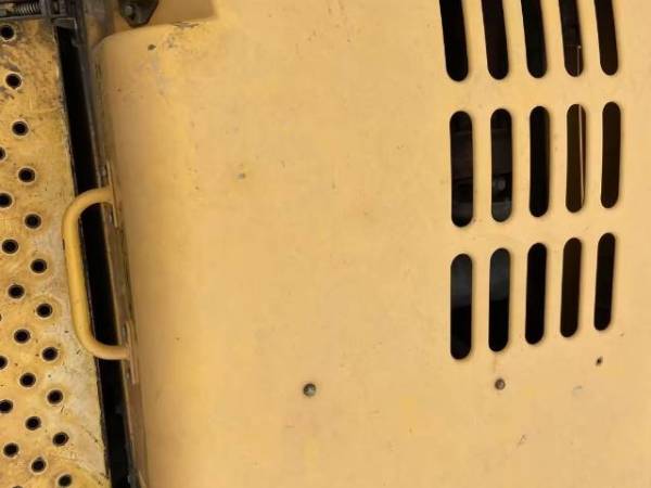 山東臨工LG6250履帶式挖掘機