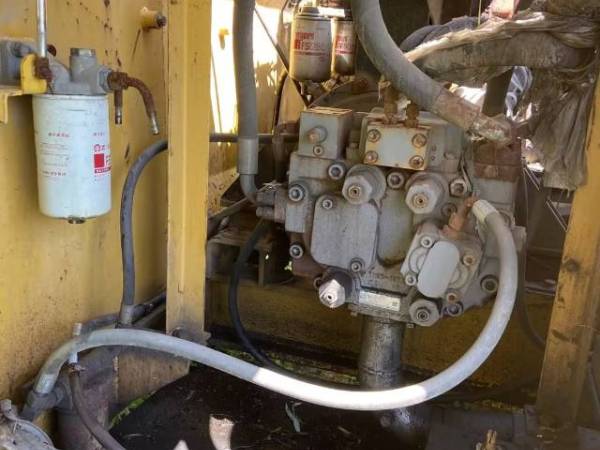 玉柴YC135-8履帶式挖掘機(jī)